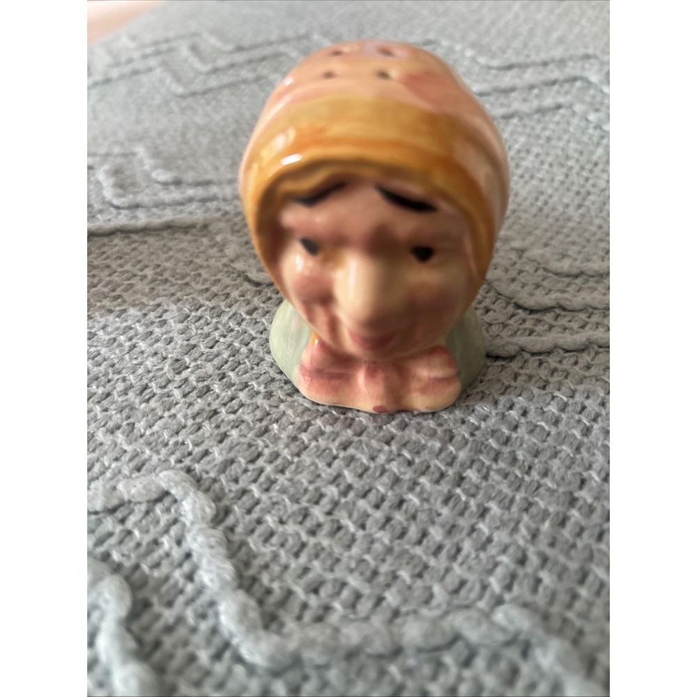 Vintage Beswick England Dickens Mr Micawber & Sairey Gamp Salt Pepper Shakers - Picture 5 of 6